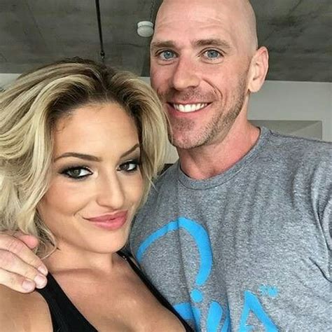 We are porn power couple Johnny and Kissa Sins, AMA! : r/IAmA。